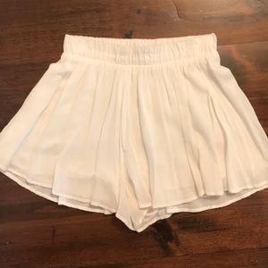 Shoe Me your Mumu shorts